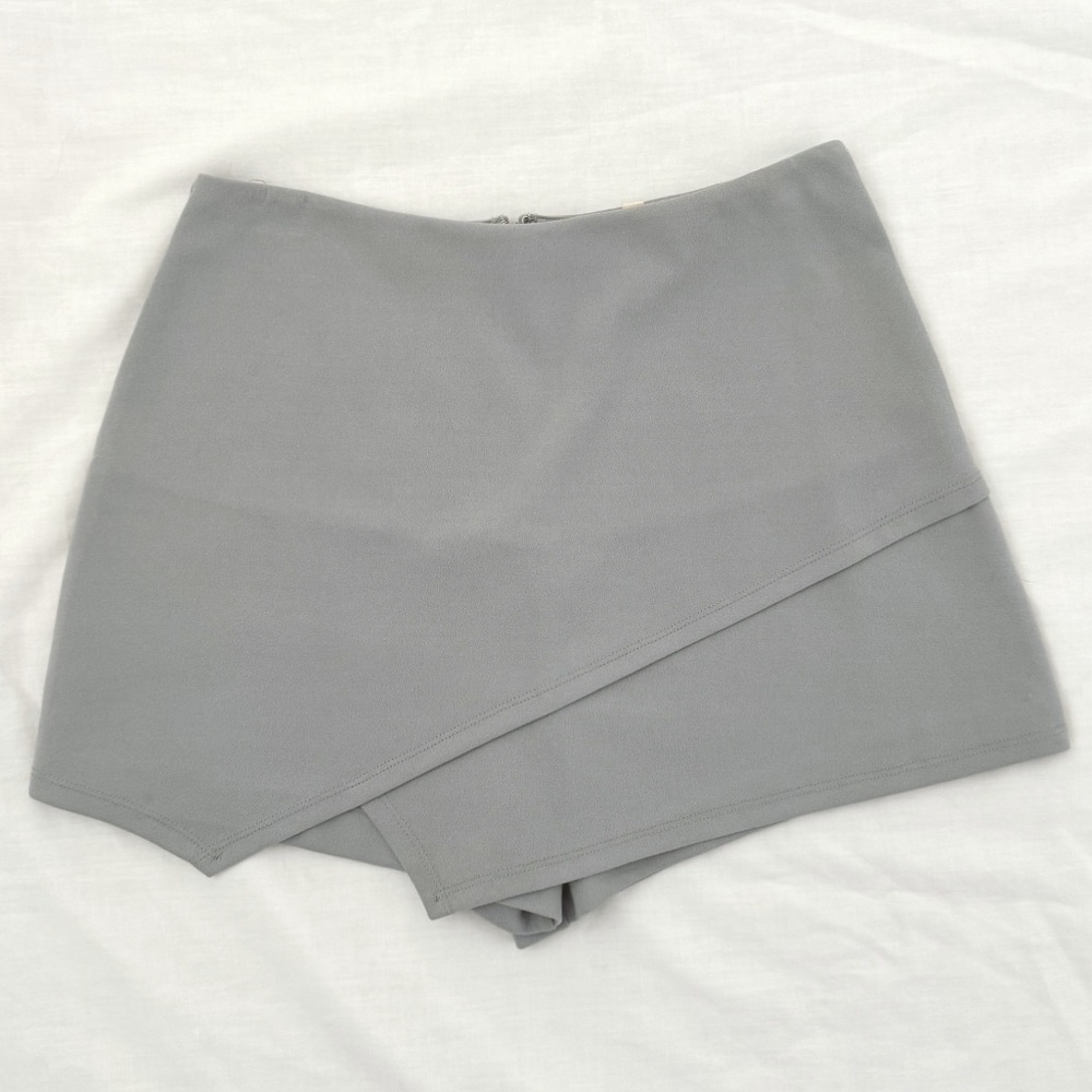 Gray Envelope Skort - Size Small